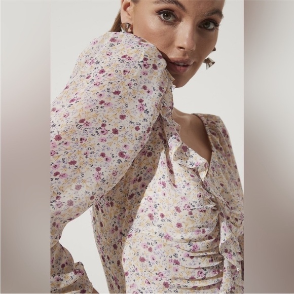 Astr Revolve floral touches sweetheart top small 3/4 sleeve cropped ruffle pink - Picture 5 of 12